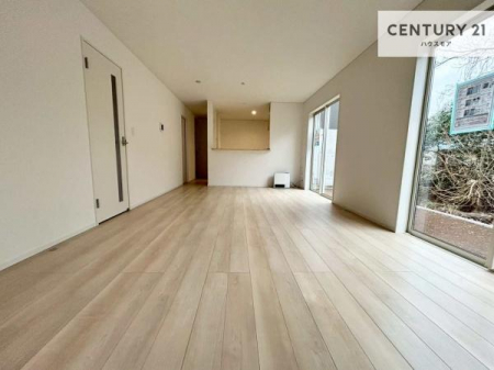 ���r���O�@���r���O�S�̂����n����ΖʃL�b�`���Ȃ̂ŁA���q�l�̗l�q�������Ȃ����Ƃ��ł���q��Ă����₷�����S�ȊԎ�ł��I