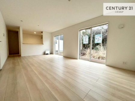 ���r���O�@�S�n�ǂ����r���O�͉Ƒ������R�ƏW�܂�܂��B�Ƒ��c�R�̎��Ԃ����������ł��B���Ƒ��ƁA����w�[���������Ԃ��߂��������ł��ˁB