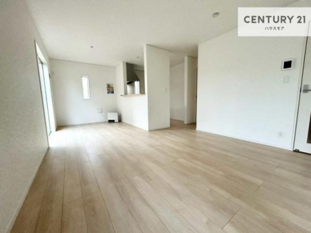 ���r���O�@��؂ȉƑ����W�܂邩�炱��LDK�ɂ͂�����肽���B
�q�����������C�ɏ΂��Ȃ��瑖�����Ă���p�����������u�L���Ƃɂ��ėǂ������v�Ǝv���u�Ԃł��B