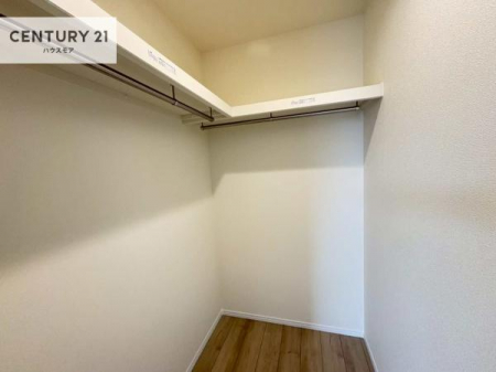 ���[�@�E�H�[�N�C���N���[�[�b�g�t���ł��B��������̂��m���Ȃǂ����[���Ă��������ł��ˁI���ɂ���@�������ȂǋG�ߕ��̑傫�ȉƓd�����[�ł��܂��I