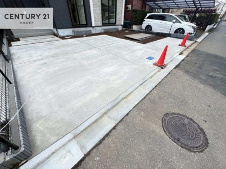 ���ԏ�@���ԃX�y�[�X��2�䕪����܂��I�Z�J���h�J�[�͂������A�o�C�N�⎩�]�ԂȂǂ��u���ꏊ�ɍ���܂���B