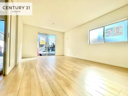 ���r���O�@�傫�ȑ����炽���Ղ�̗z���������閾�邢���r���O�B�J�����̂��郊�r���O�ŉƑ��c���̂��났�̎��Ԃ��߂����܂��I�����̂����w�\�ł��I���񌻒n�ŗz������Ȃǂ��̊����������܂��I