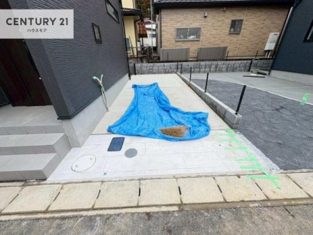 ���ԏ�@���ԃX�y�[�X��2�䕪����܂��I�Z�J���h�J�[�͂������A�o�C�N�⎩�]�ԂȂǂ��u���ꏊ�ɍ���܂���B