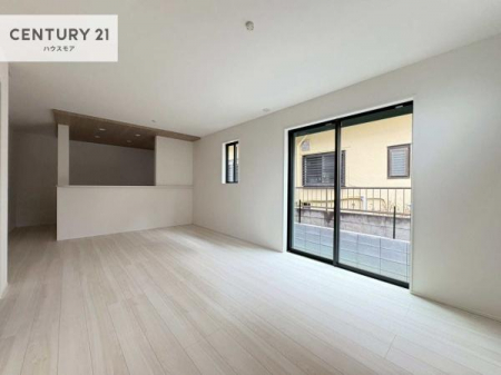 ���r���O�@�D�����z���܂肪���r���O����ł���ċ��S�n�̗ǂ���Ԃ����o���Ă���܂��I
���났�̎��Ԃ��߂����܂��I