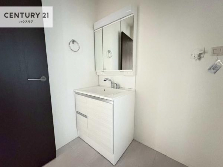 ���ʑ�E���ʏ��@�O�ʋ��d�l�̐��ʏ��́A�g�����Ȃ݂����₷������I���͎��[�ɂȂ��Ă��܂��B�h���C���[�₨���ϓ����Еt������̂Ő��ʑ������X�b�L���ƌ����邱�Ƃ��o���܂��I