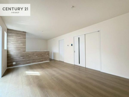 ���r���O�@�S�n�ǂ����r���O�͉Ƒ������R�ƏW�܂�܂��B�Ƒ��c�R�̎��Ԃ����������ł��B���Ƒ��ƁA����w�[���������Ԃ��߂��������ł��ˁB