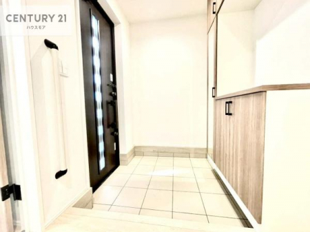 ���ց@�V���[�Y�{�b�N�X�t���Ȃ̂ŁA���ւ��Еt�����|�������₷���ł��I
�X�b�L���������ւŌ˂��J�����u�ԁA�������̂���S�n������Ԃ��o�}���Ă���܂��B