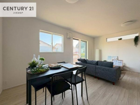 ���r���O�@�傫�ȑ����炽���Ղ�̗z���������閾�邢���r���O�B�J�����̂��郊�r���O�ŉƑ��c���̂��났�̎��Ԃ��߂����܂��I�����̂����w�\�ł��I���񌻒n�ŗz������Ȃǂ��̊����������܂��I