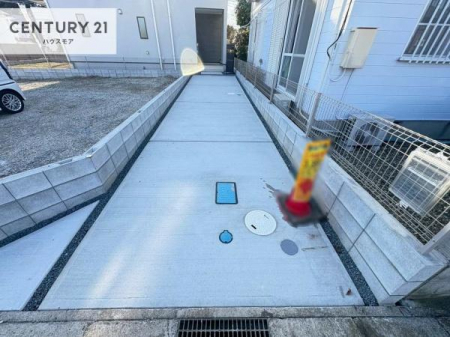 ���ԏ�@���ԃX�y�[�X��2�䕪����܂��I�Z�J���h�J�[�͂������A�o�C�N�⎩�]�ԂȂǂ��u���ꏊ�ɍ���܂���B