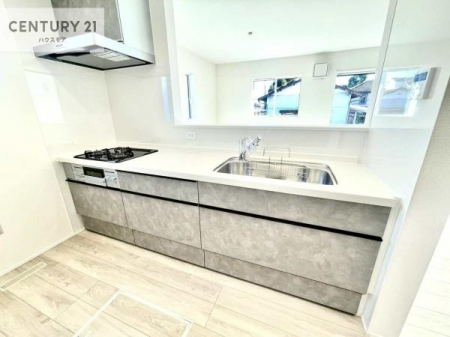 �L�b�`���@��l�C�̑Ζʎ��V�X�e���L�b�`�����̗p���Ă��܂��I���Ƒ��̃R�~���j�P�[�V���������R�Ƒ�����݌v�ł��B
���q�l�ɂ��ڂ��͂��̂Ŋ������ł��ˁB�L�X�g���ĉ��K�ɍ�Ƃ��i�݂܂��B