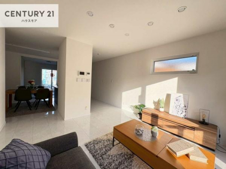 ���r���O�@�D�����z���܂肪���r���O����ł���ċ��S�n�̗ǂ���Ԃ����o���Ă���܂��I
���났�̎��Ԃ��߂����܂��I