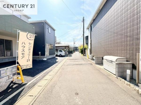 ���̑����n�@�O�ʓ��H4���I�z����ǍD�ȗ��n�ł��B
�Ԍɓ��ꂪ���ȕ������S�ł��ˁB�y���n�̔���J�Ò��z