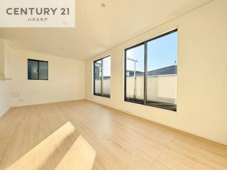 ���r���O�@��؂ȉƑ����W�܂邩�炱��LDK�ɂ͂�����肽���B
�q�����������C�ɏ΂��Ȃ��瑖�����Ă���p�����������u�L���Ƃɂ��ėǂ������v�Ǝv���u�Ԃł��B�y���n�̔���J�Ò��z