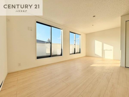 ���r���O�@�J�����̂���L�XLDK�I�\�t�@�[��_�C�j���O�e�[�u����u���Ă������ɂȂ�Ȃ��̂ŉ��K�ɉ߂����܂��I�R�~���j�P�[�V���������₷�����r���O�ł��I�y���n�̔���J�Ò��z