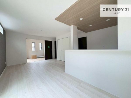 ���r���O�@�D�����z���܂肪���r���O����ł���ċ��S�n�̗ǂ���Ԃ����o���Ă���܂��I
���났�̎��Ԃ��߂����܂��I