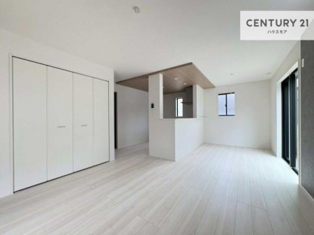 ���r���O�@�S�n�ǂ����r���O�͉Ƒ������R�ƏW�܂�܂��B�Ƒ��c�R�̎��Ԃ����������ł��B���Ƒ��ƁA����w�[���������Ԃ��߂��������ł��ˁB