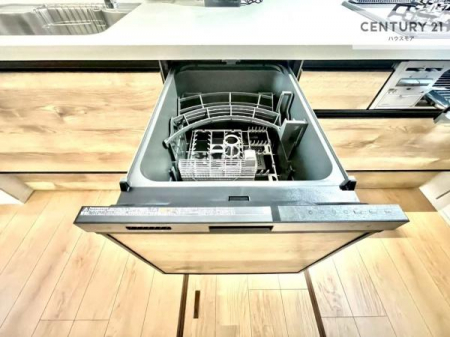 �L�b�`���@�H��@�t���̃L�b�`���ł��I�Z���������r��h�~�Ƃ��đ�ϊ��􂷂�֗��Ȏd�l�ł��I�r���g�C���Ȃ̂ŃL�b�`���̏ꏊ����炸�����X�y�[�X���L���g�����Ƃ��o���܂��I