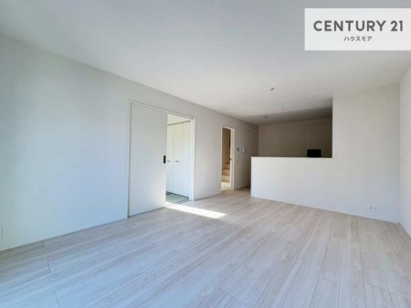 ���r���O�@�S�n�ǂ����r���O�͉Ƒ������R�ƏW�܂�܂��B�Ƒ��c�R�̎��Ԃ����������ł��B���Ƒ��ƁA����w�[���������Ԃ��߂��������ł��ˁB