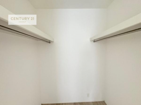 ���[�@�E�H�[�N�C���N���[�[�b�g�t���ł��B��������̂��m���Ȃǂ����[���Ă��������ł��ˁI���ɂ���@�������ȂǋG�ߕ��̑傫�ȉƓd�����[�ł��܂��B