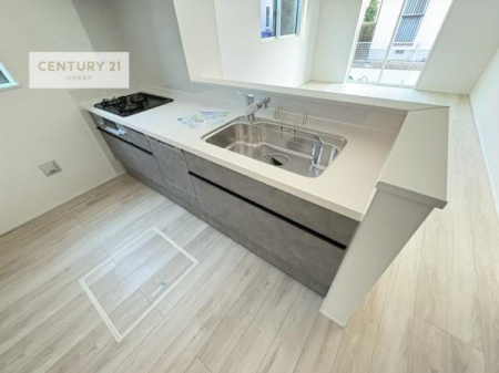 �L�b�`���@��l�C�̑Ζʎ��V�X�e���L�b�`�����̗p���Ă��܂��I���Ƒ��̃R�~���j�P�[�V���������R�Ƒ�����݌v�ł��B
���q�l�ɂ��ڂ��͂��̂Ŋ������ł��ˁB�L�X�g���ĉ��K�ɍ�Ƃ��i�݂܂��B