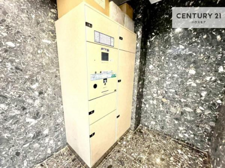 ���̑����p���@��z�{�b�N�X�����Ȃ̂ŕs�ݎ��ł��ו��̎󂯎�肪�ł��A�Z�����������T�|�[�g�B�Ĕz�B�̎�Ԃ��Ȃ��A���S�E�֗��ȕ�炵���������܂��B