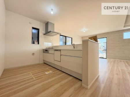 �L�b�`���@��l�C�̑Ζʎ��V�X�e���L�b�`�����̗p���Ă��܂��I���Ƒ��̃R�~���j�P�[�V���������R�Ƒ�����݌v�ł��B
���q�l�ɂ��ڂ��͂��̂Ŋ������ł��ˁB�L�X�g���ĉ��K�ɍ�Ƃ��i�݂܂��B