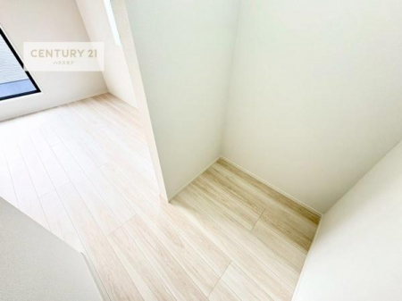 ���[�@�E�H�[�N�C���N���[�[�b�g�t���ł��B��������̂��m���Ȃǂ����[���Ă��������ł��ˁI���ɂ���@�������ȂǋG�ߕ��̑傫�ȉƓd�����[�ł��܂��I