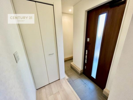 ���ց@�V���[�Y�{�b�N�X�t���Ȃ̂ŁA���ւ��Еt�����|�������₷���ł��I
�X�b�L���������ւŌ˂��J�����u�ԁA�������̂���S�n������Ԃ��o�}���Ă���܂��B