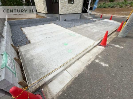 ���ԏ�@���ԃX�y�[�X��2�䕪����܂��I�Z�J���h�J�[�͂������A�o�C�N�⎩�]�ԂȂǂ��u���ꏊ�ɍ���܂���B