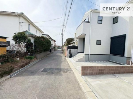 ���̑����n�@�O�ʓ��H��4.48���I�z����ǍD�ȗ��n�ł��B
�Ԍɓ��ꂪ���ȕ������S�ł��ˁB