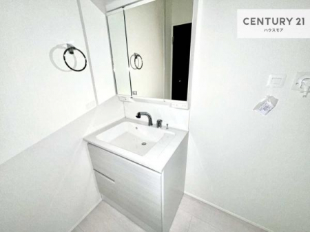 ���ʑ�E���ʏ��@�O�ʋ��d�l�̐��ʏ��́A�g�����Ȃ݂����₷������I���͎��[�ɂȂ��Ă��܂��B�h���C���[�₨���ϓ����Еt������̂Ő��ʑ������X�b�L���ƌ����邱�Ƃ��o���܂��I