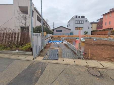 ���ԏ�@���ԃX�y�[�X��2�䕪����܂��I�Z�J���h�J�[�͂������A�o�C�N�⎩�]�ԂȂǂ��u���ꏊ�ɍ���܂���B