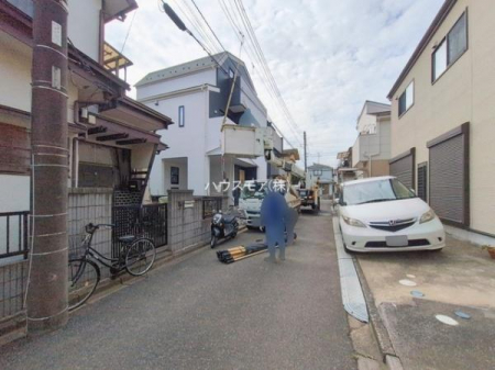 ���̑����n�@�k��4m���H�ɖʂ��A�Ԓʂ肪���Ȃ��q��Đ��т����S�̊��ł��B