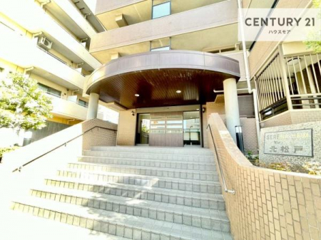 �G���g�����X�@�z������̗ǂ��G���g�����X�́A���Ƒ��₨�q�l���������}���Ă���܂��B
�����̕�炵�ɐS�n�悳�������炵�Ă�����Ԃł��B