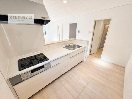 �L�b�`���@��l�C�̑Ζʎ��V�X�e���L�b�`�����̗p���Ă��܂��I���Ƒ��̃R�~���j�P�[�V���������R�Ƒ�����݌v�ł��B
���q�l�ɂ��ڂ��͂��̂Ŋ������ł��ˁI�L�X�g���ĉ��K�ɍ�Ƃ��i�݂܂��B