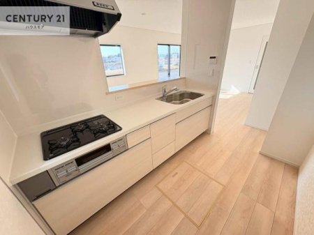 �L�b�`���@��Ƃ肠�钲���X�y�[�X�ō�Ƃ����₷�����K�ȃL�b�`���ł��I
���q�l�ƈꏏ�ɂ��َq������y���߂�L�X�X�y�[�X�ł��B�y�����������ԂɂȂ肻���ł��ˁI