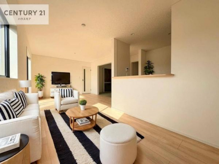 ���r���O�@�Ƌ��CG�p�[�X�ł��B�S�n�ǂ����r���O�͉Ƒ������R�ƏW�܂�܂��B�Ƒ��c�R�̎��Ԃ����������ł��B���Ƒ��ƁA����w�[���������Ԃ��߂��������ł��ˁB