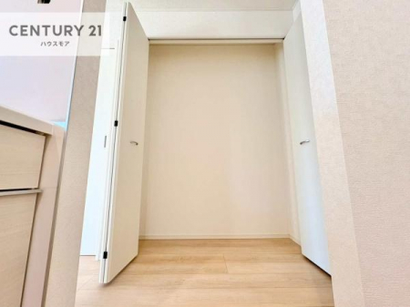 ���[�@�p���g���[�t���I���Ă�������A�H�ނ̃X�g�b�N���X�b�L�����ڂ��邱�Ƃ��ł��܂��I
���񌻒n�ł��m���߂��������B