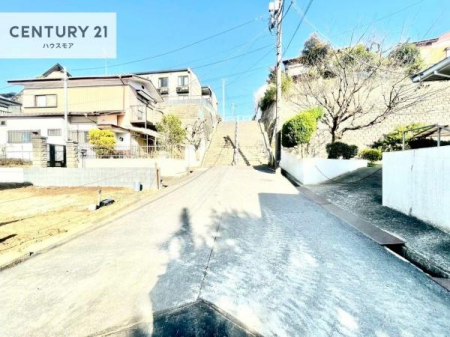 ���̑����n�@�O�ʓ��H6���I�z����ǍD�ȗ��n�ł��B
�Ԍɓ��ꂪ���ȕ������S�ł��ˁB