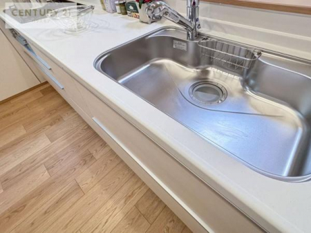 ���d�l�ʐ^(�L�b�`���j�@���C�h�ȃV���N�ł��ˁI�������˂ɂ������������₷���Ǝ����y�X�d�l�̃V�X�e���L�b�`���ł��I
�f�U�C�����Ƌ@�\�������˂��L�b�`���Ő�����������܂��ˁI�i���d�l�j