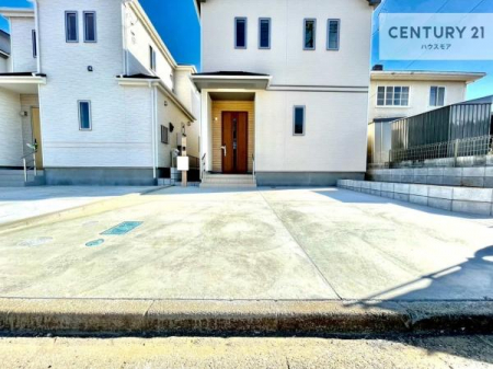 ���ԏ�@���ԃX�y�[�X��2�䕪����܂��I�Z�J���h�J�[�͂������A�o�C�N�⎩�]�ԂȂǂ��u���ꏊ�ɍ���܂���B