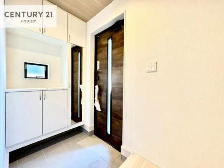 ���ց@�V���[�Y�{�b�N�X�t���Ȃ̂ŁA���ւ��Еt�����|�������₷���ł��I
�X�b�L���������ւŌ˂��J�����u�ԁA�������̂���S�n������Ԃ��o�}���Ă���܂��B