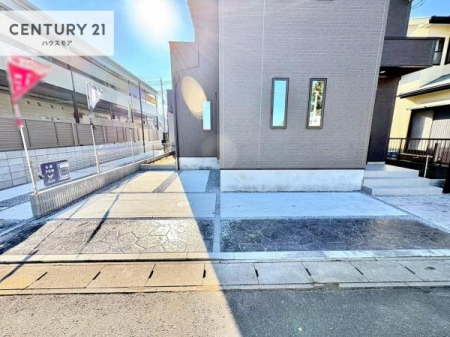 ���ԏ�@���ԃX�y�[�X��2�䕪����܂��I�Z�J���h�J�[�͂������A�o�C�N�⎩�]�ԂȂǂ��u���ꏊ�ɍ���܂���B