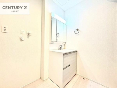 ���ʑ�E���ʏ��@�O�ʋ��d�l�̐��ʏ��́A�g�����Ȃ݂����₷������I���͎��[�ɂȂ��Ă��܂��B�h���C���[�₨���ϓ����Еt������̂Ő��ʑ������X�b�L���ƌ����邱�Ƃ��o���܂��I