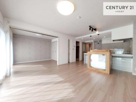 ���r���O�@�S�n�ǂ����r���O�͉Ƒ������R�ƏW�܂�܂��B�Ƒ��c�R�̎��Ԃ����������ł��B���Ƒ��ƁA����w�[���������Ԃ��߂��������ł��ˁB