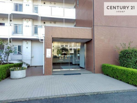 �G���g�����X�@�z������̗ǂ��G���g�����X�́A���Ƒ��₨�q�l���������}���Ă���܂��B
�����̕�炵�ɐS�n�悳�������炵�Ă�����Ԃł��B