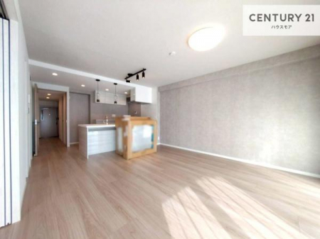 ���r���O�@�D�����z���܂肪���r���O����ł���ċ��S�n�̗ǂ���Ԃ����o���Ă���܂��I
���났�̎��Ԃ��߂����܂��I