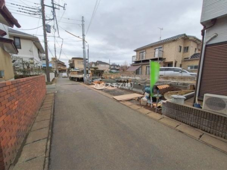 ���̑����n�@�O�ʓ��H��4���I�z����ǍD�ȗ��n�ł��B
�Ԍɓ��ꂪ���ȕ������S�ł��ˁB