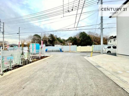 ���̑����n�@�O�ʓ��H6���I�z����ǍD�ȗ��n�ł��B
�Ԍɓ��ꂪ���ȕ������S�ł��ˁB