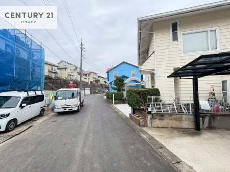 ���̑����n�@�O�ʓ��H6���I�z����ǍD�ȗ��n�ł��B
�Ԍɓ��ꂪ���ȕ������S�ł��ˁB